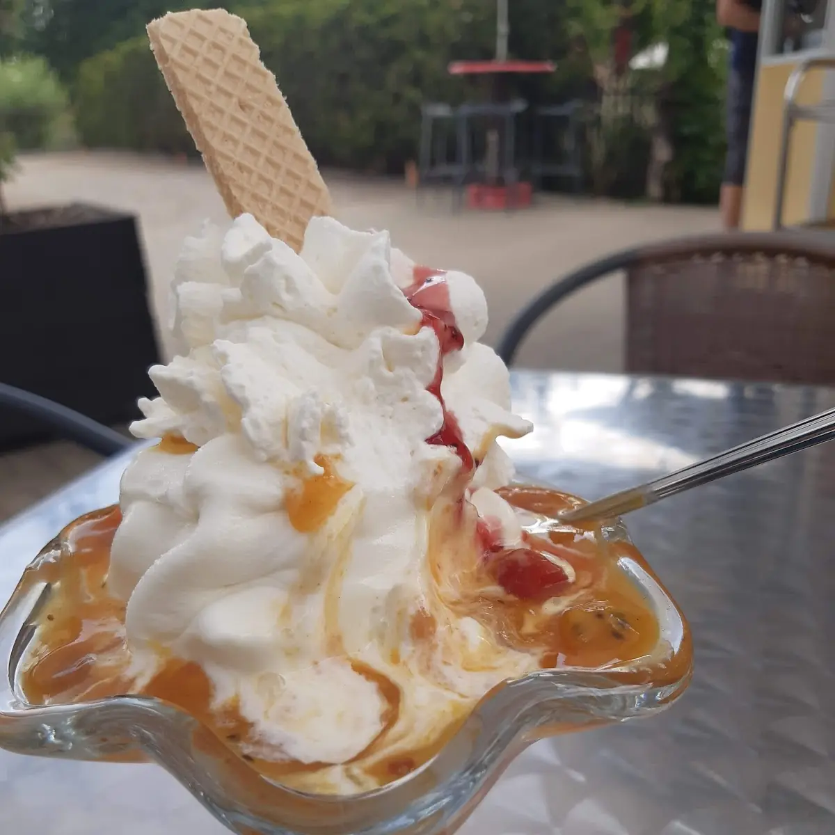 Softeis Mit Obstgrütze