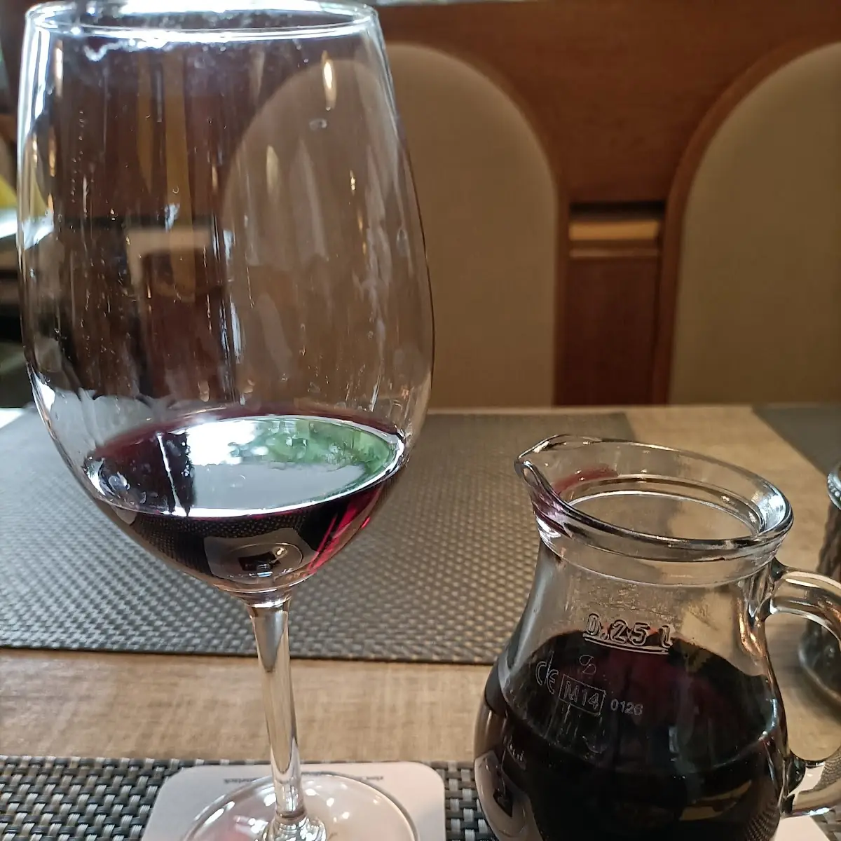Rotwein Lieblich