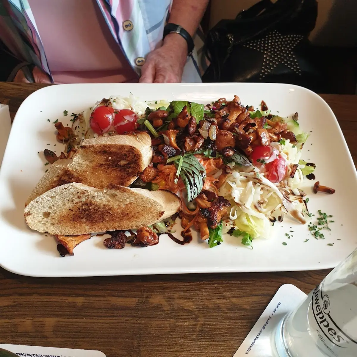 Salatteller Mit Pfifferlinge