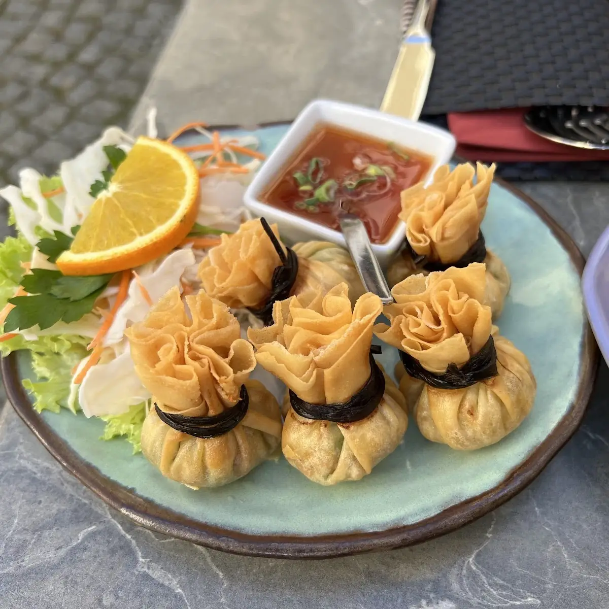 Wan Tan, Thung Thong Thai Restaurant