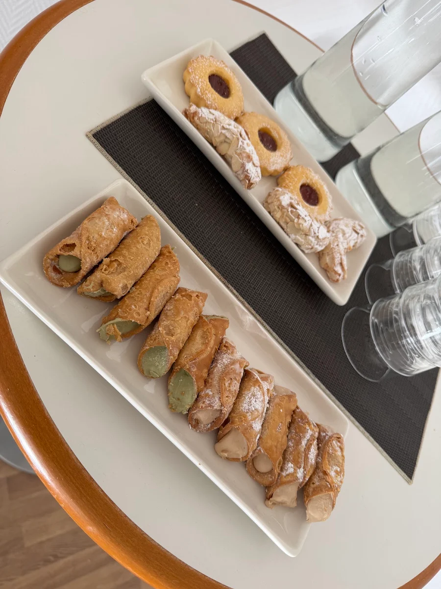 Cannolis