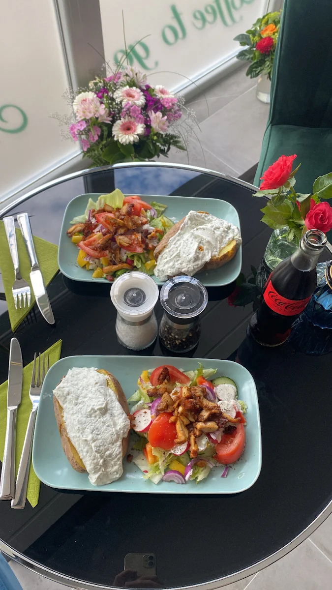 Highlights, Hüli’s Café