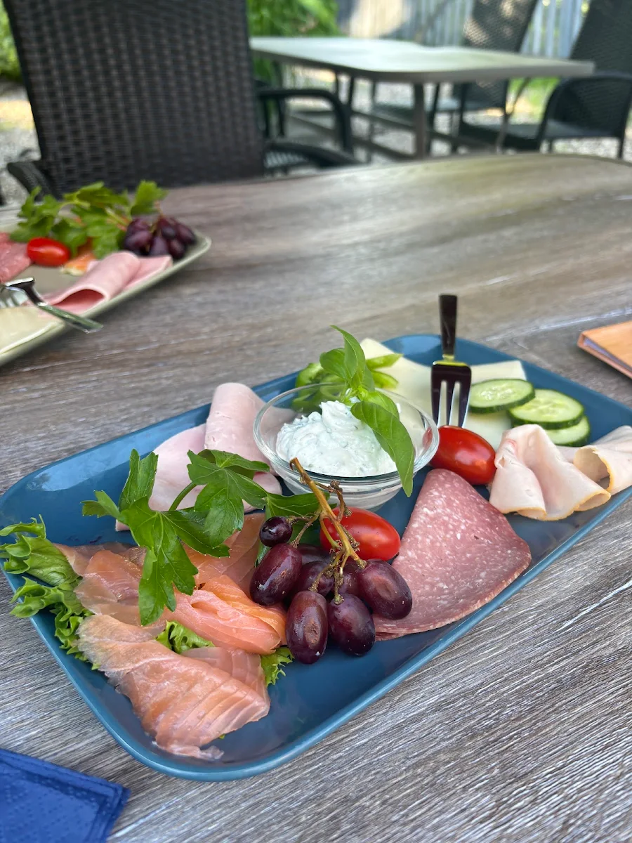 Highlights, Hüli’s Café