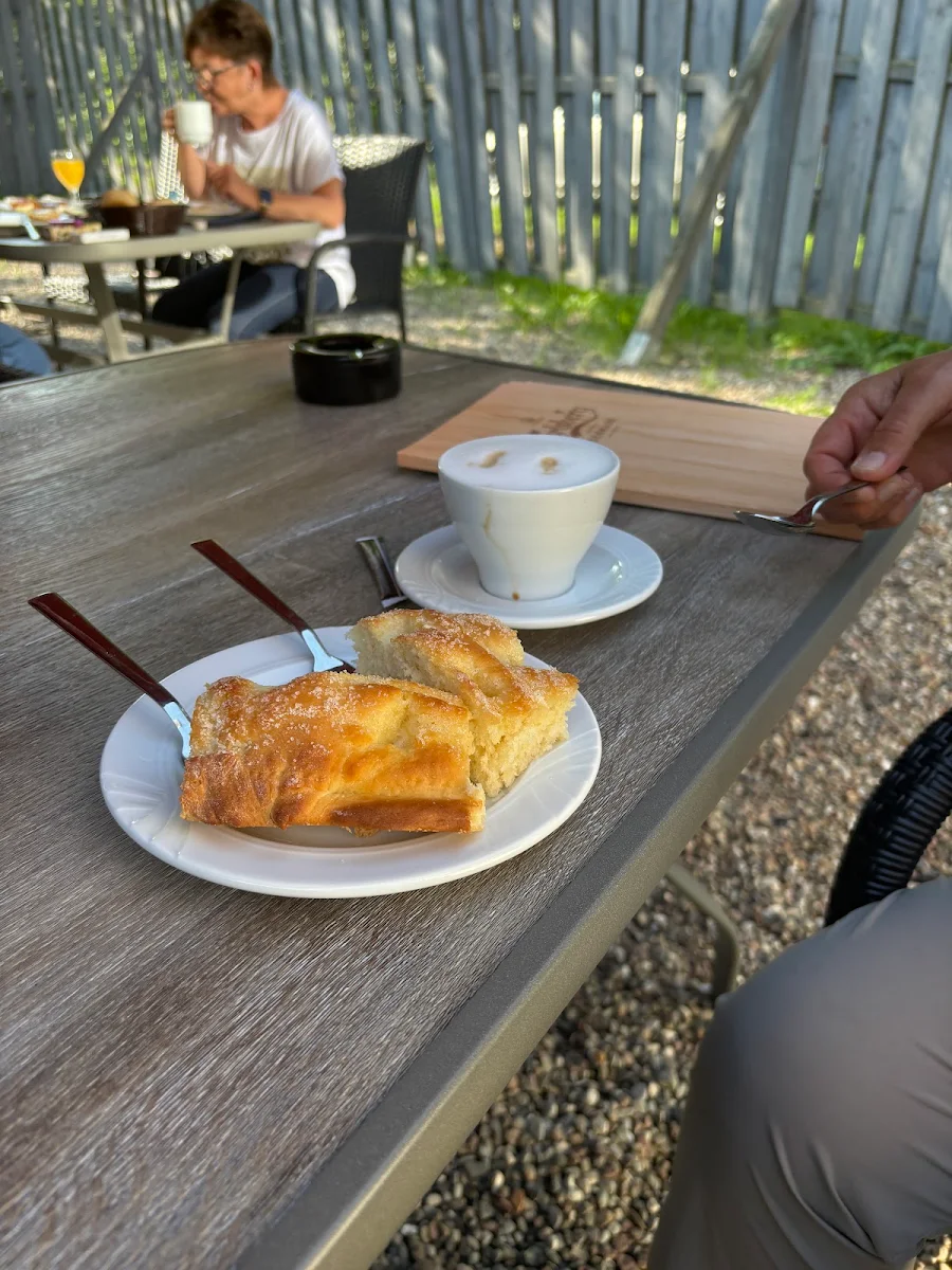 Highlights, Hüli’s Café