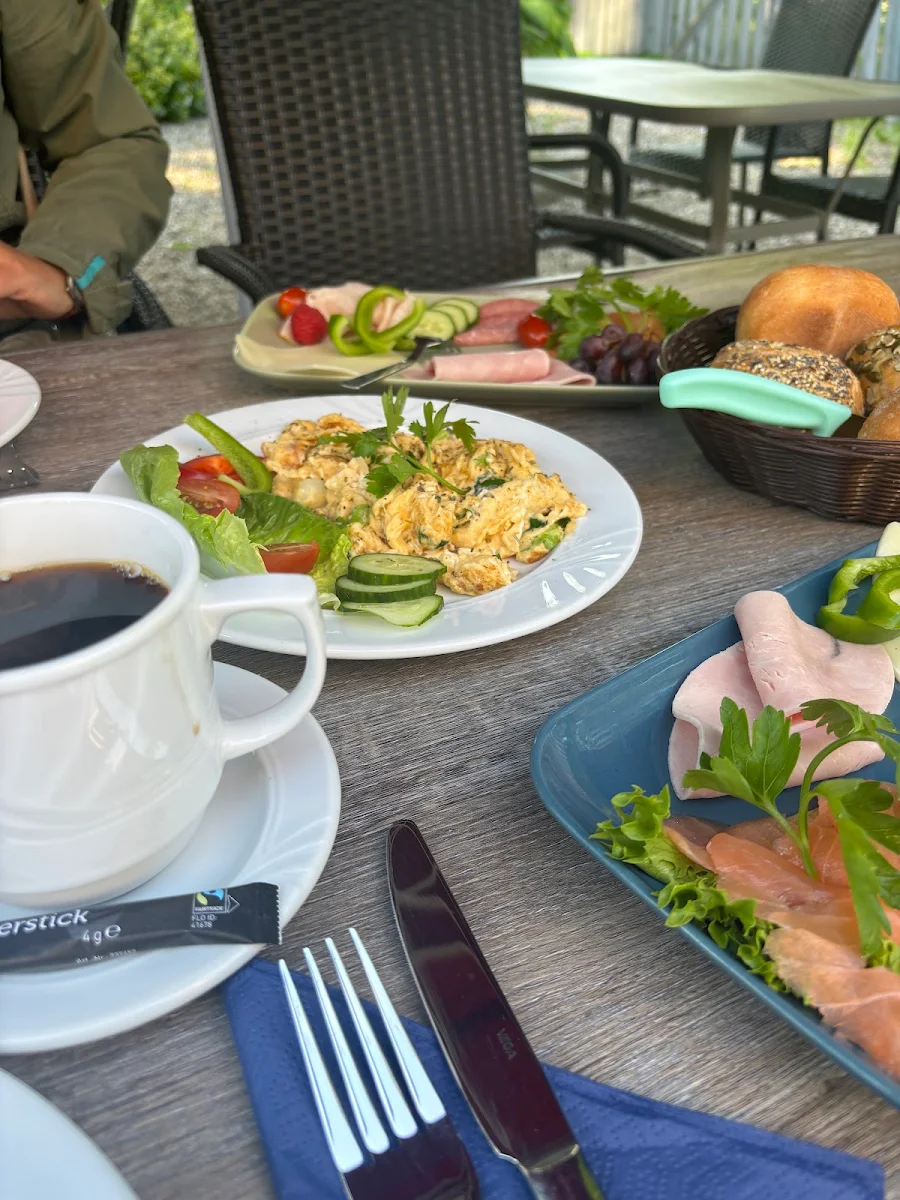 Highlights, Hüli’s Café