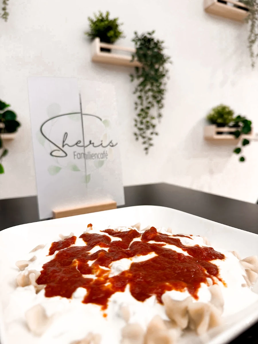 Highlights, Sheris Familiencafe