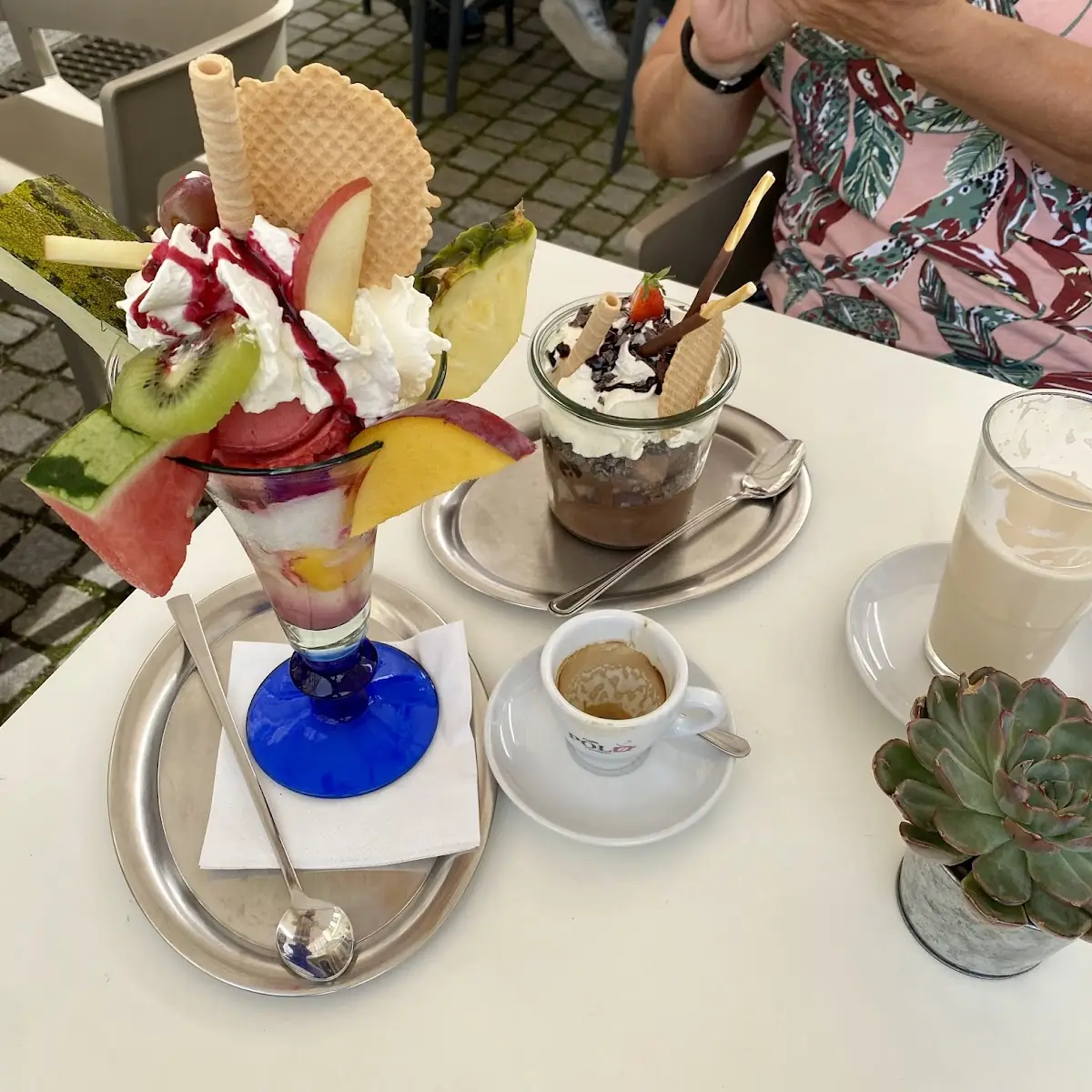 Früchte Eis Becher