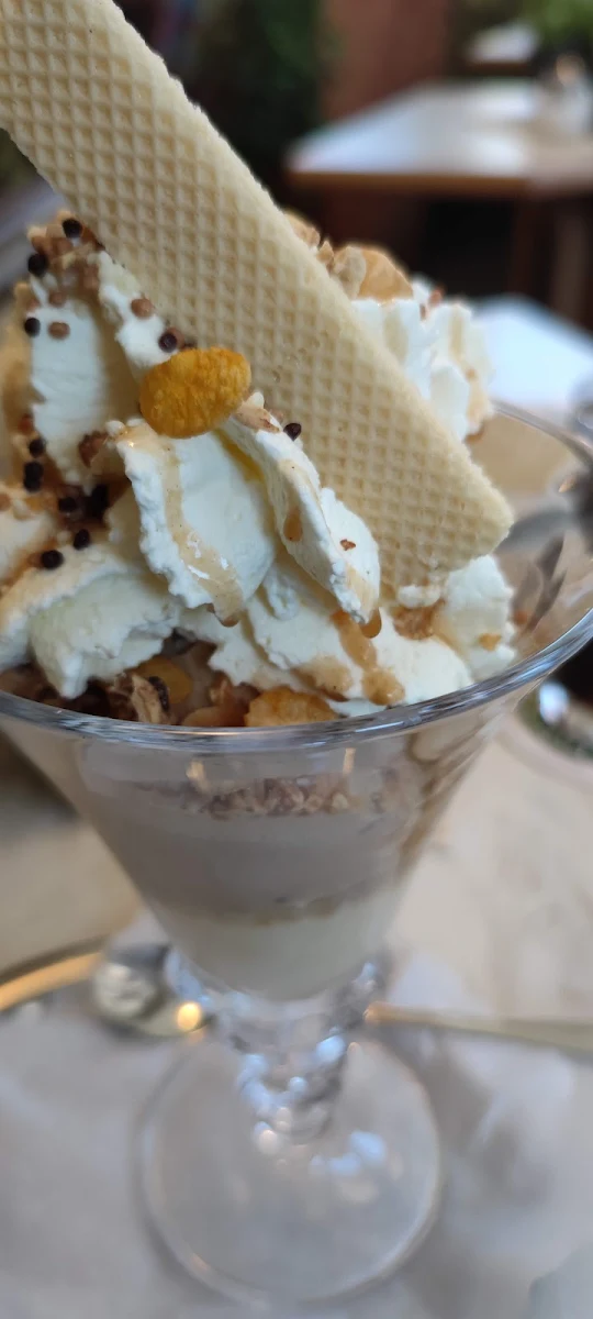 Krokant Eisbecher