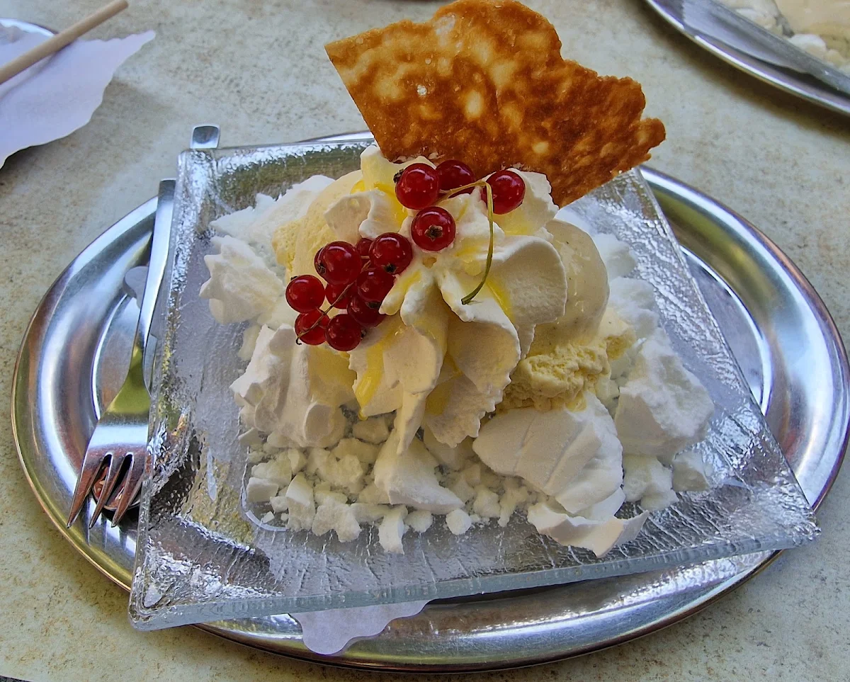 Meringue Eisbecher