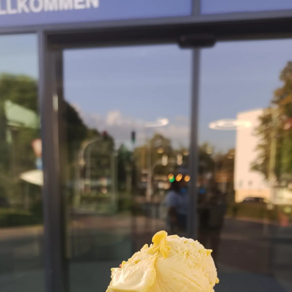 Mango Ice Cream, Waffel & Lokma