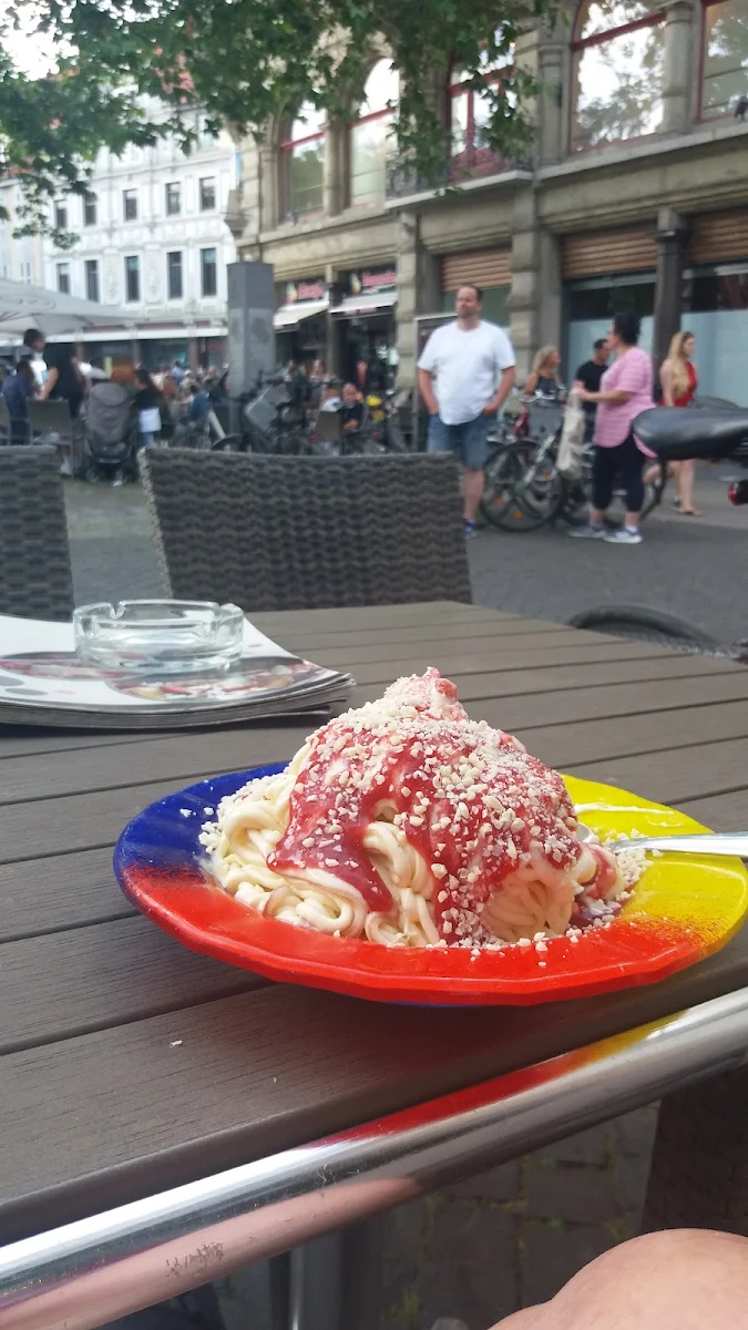 Spaghetti Eis, Bacio Eiscafé