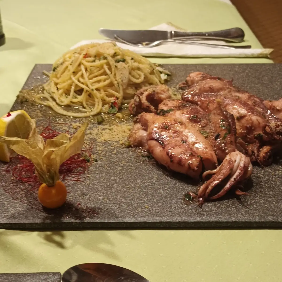 Tintenfisch Mit Nudeln