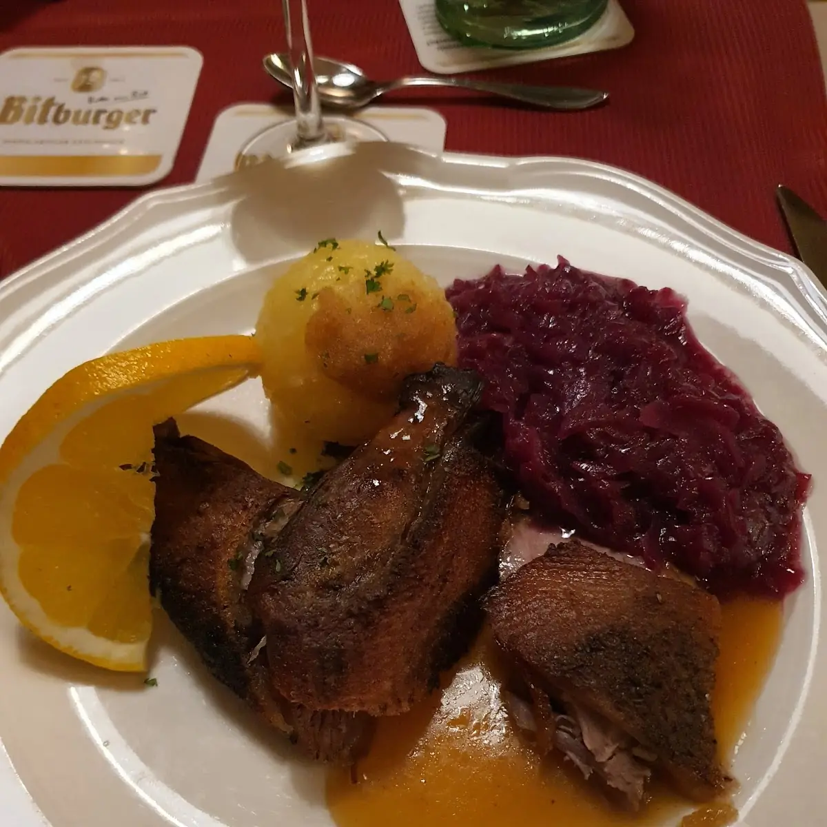Gans Mit Rotkohl