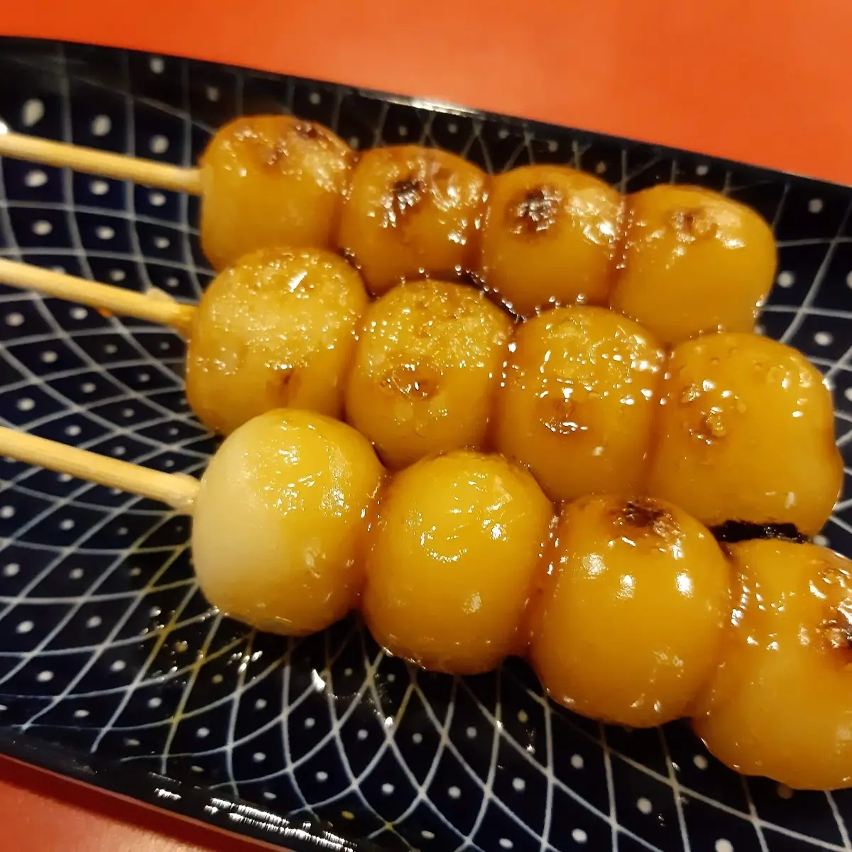 Mitarashi Dango, Ishin Mittelstraße