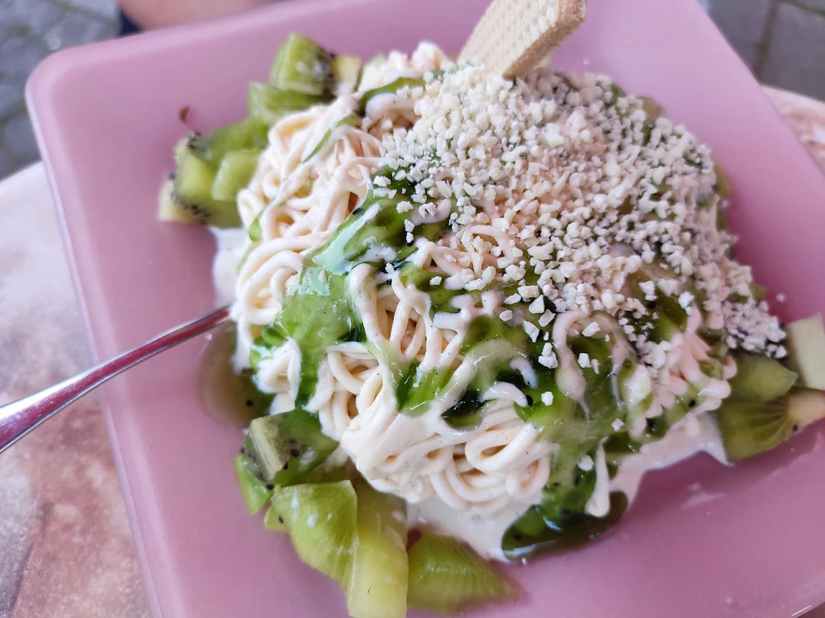 Spaghetti Eis Mit Kiwis