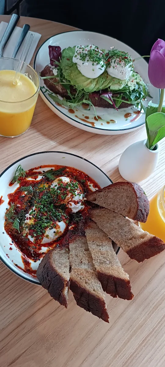 Türkische Eier Und Basic Bread