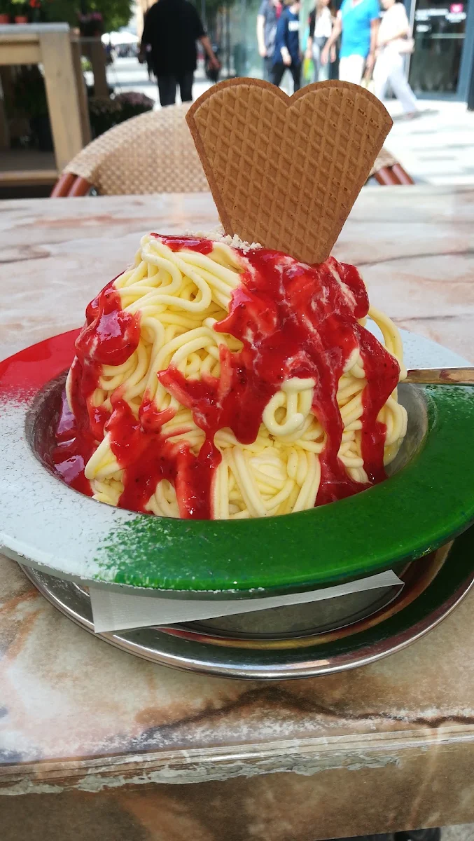 Spaghetti Eisbecher, Gelateria Eiscafe