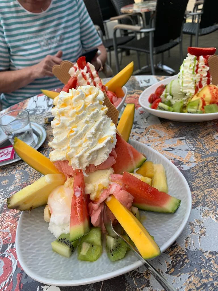 Früchte-eisbecher