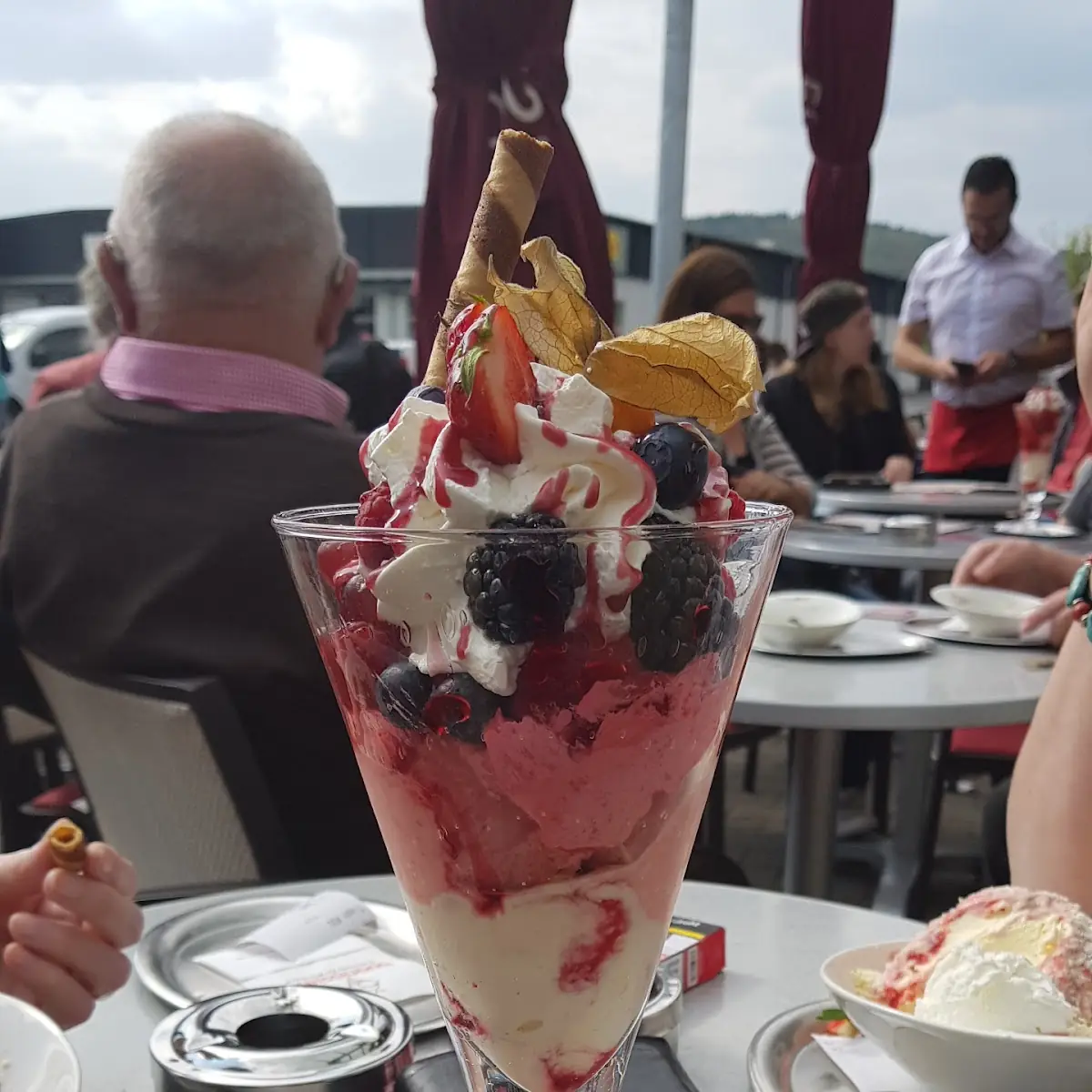 Waldfruchtbecher