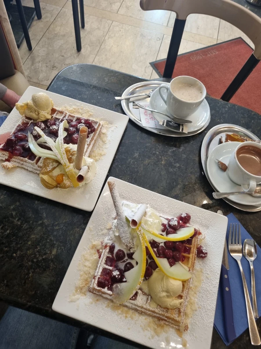 Waffeln, Eis Café Valentino