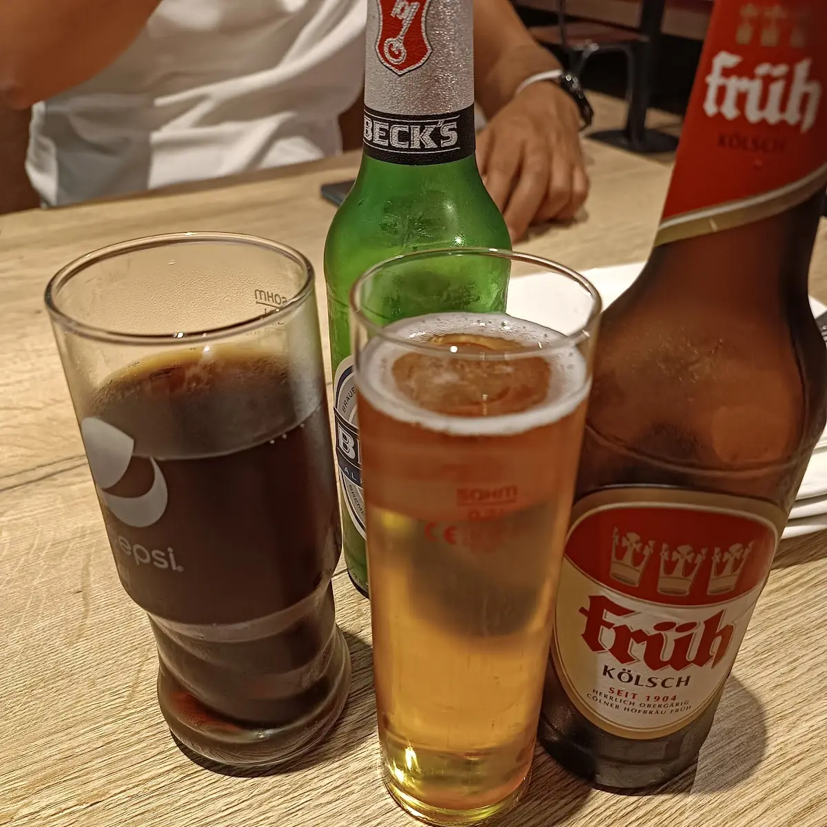 Früh Beer, Pizza Hut - Köln/Schildergasse