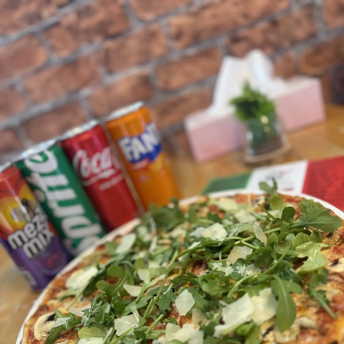 Highlights, Pizzeria piccolo mondo