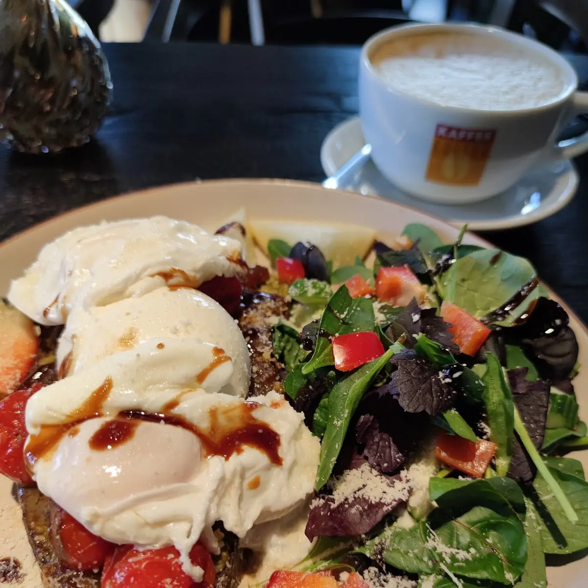 Eggs Benedict Mit Burata