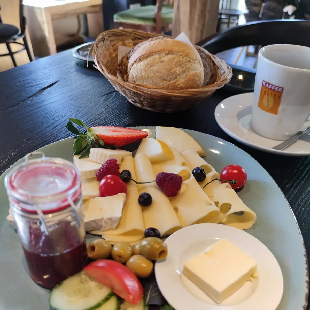 Käsefrühstück