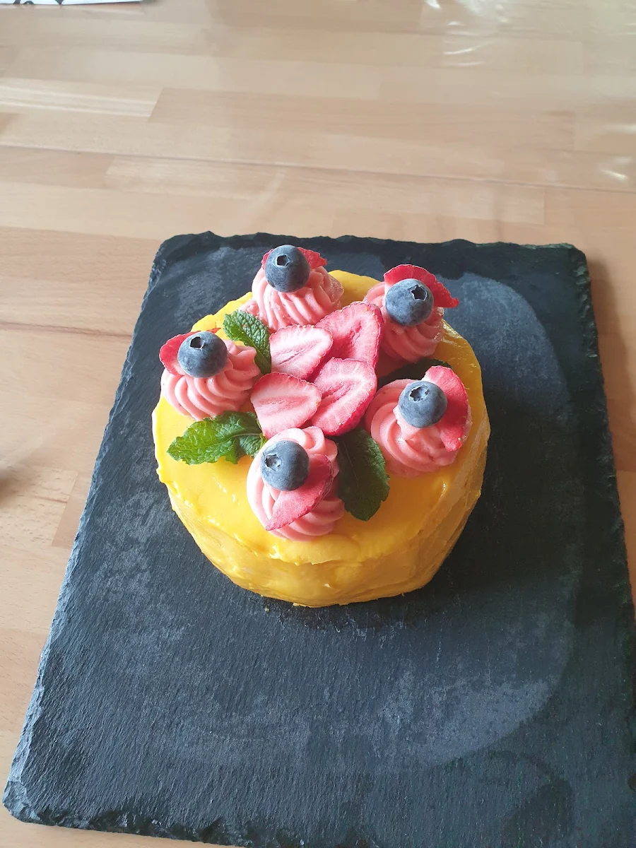 Mango Erdbeereis Eistorte