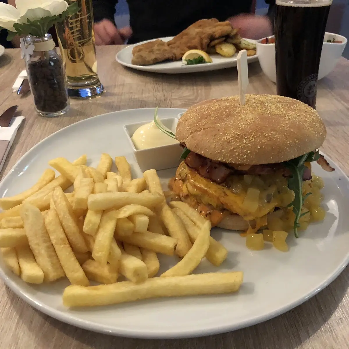 Cheeseburger Café Leddermann