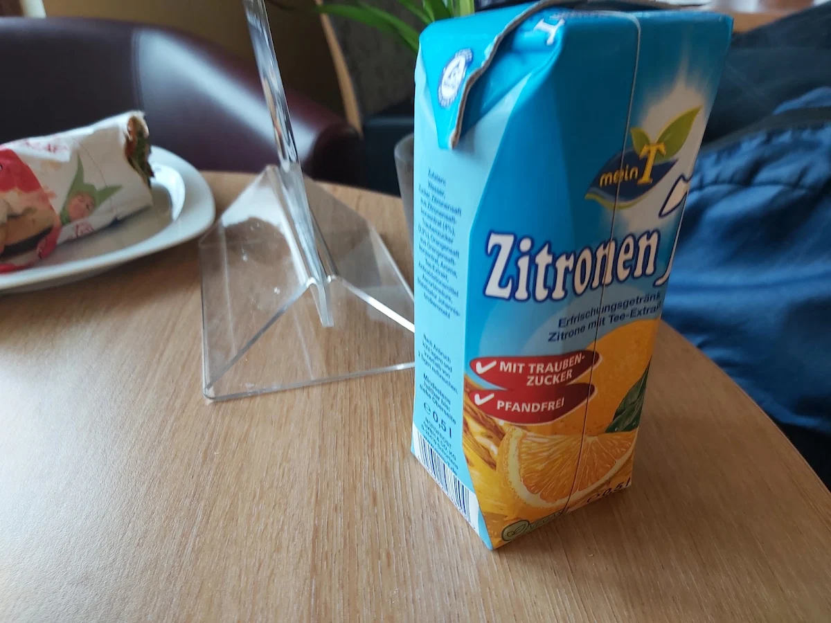 Zitronen-eistee