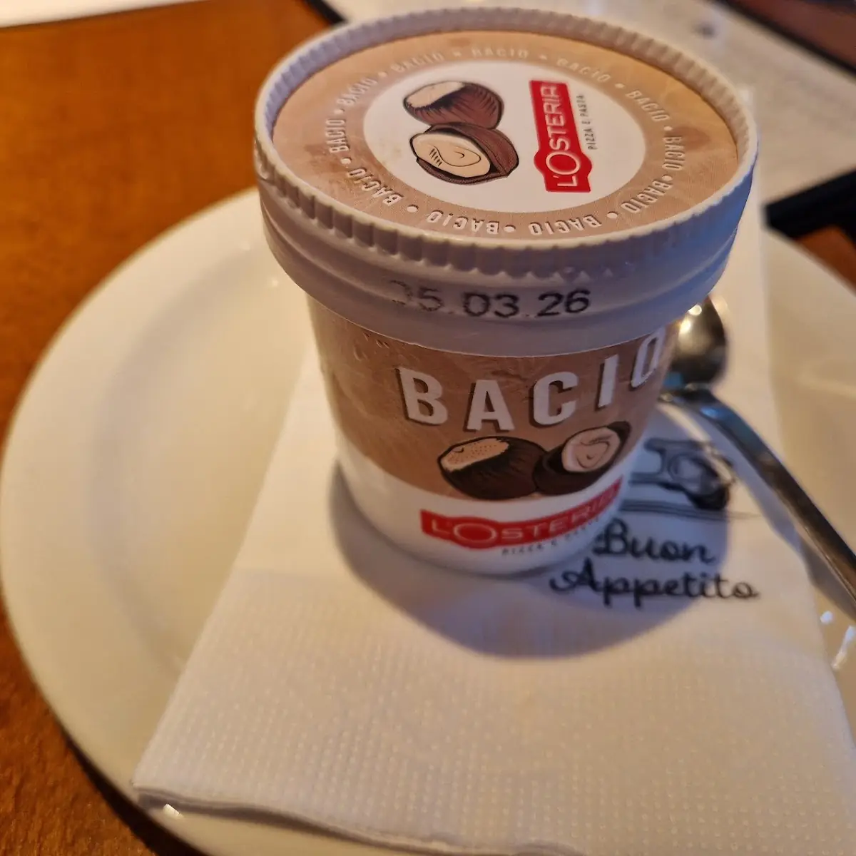 Bacio Eis