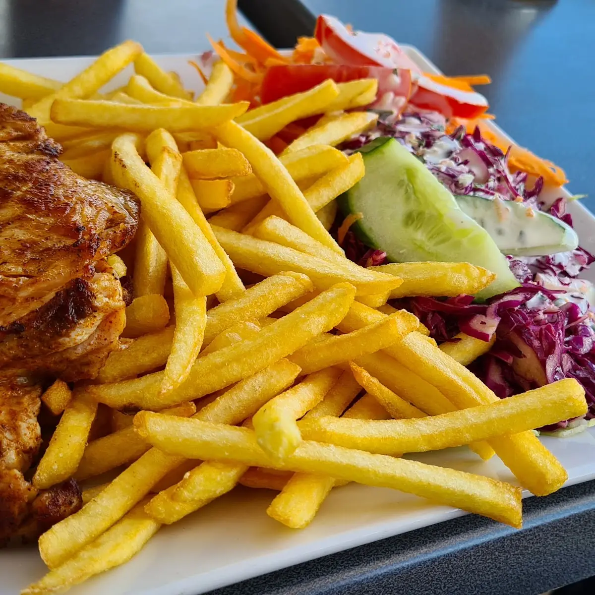 Putensteak Mit Pommes, Global Grill