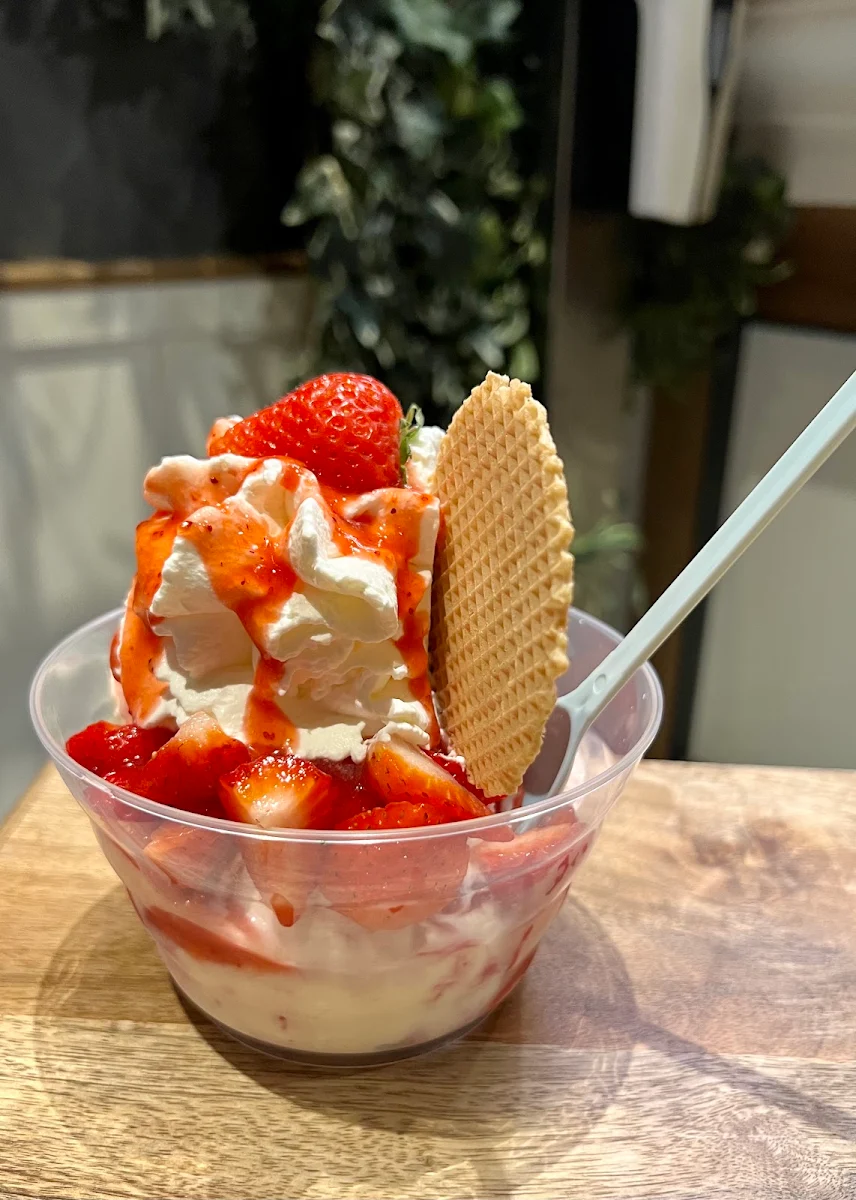 Erdbeerbecher