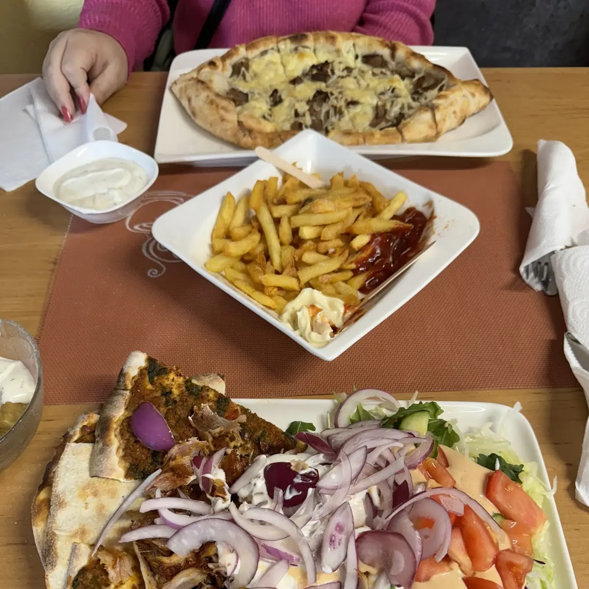 Lahmacun Teller& Döner Pide