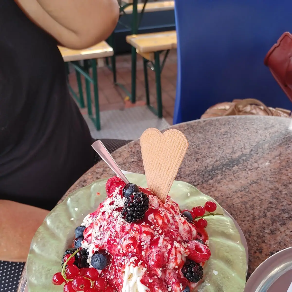 Früchte-spaghetti-eis