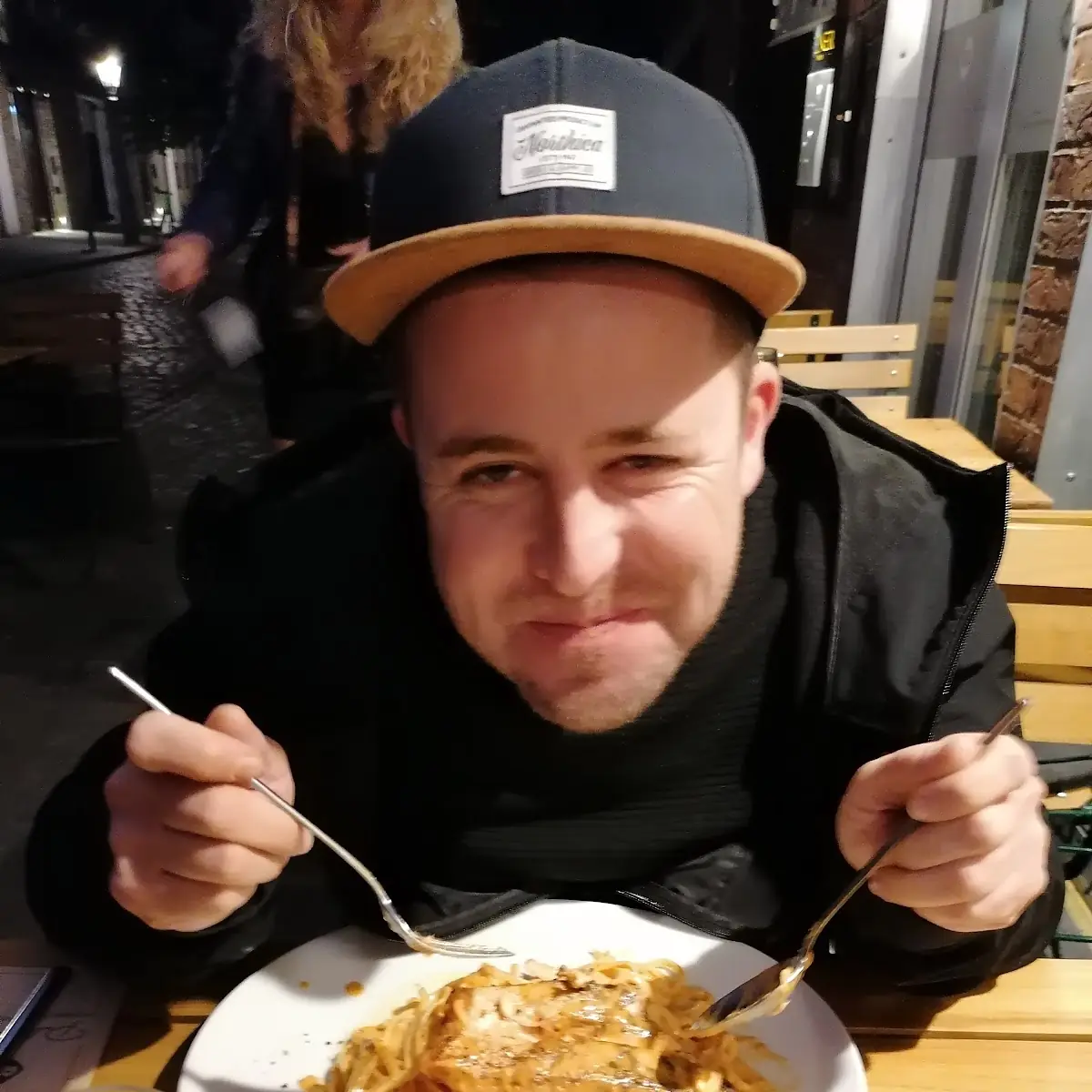 Lachsnudeln