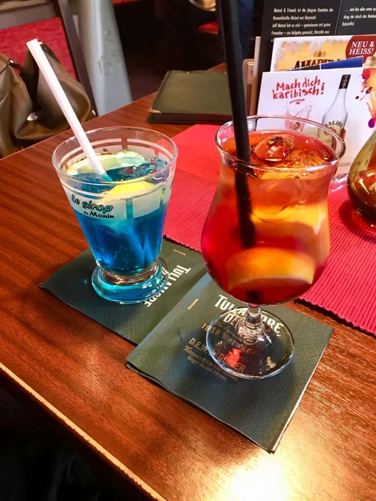 Mai Tai, Cafe Filmriß
