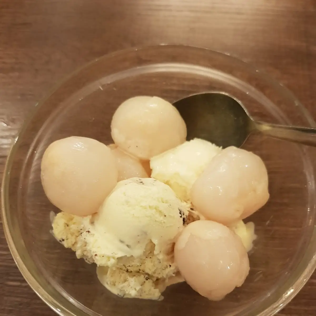 Lychies Mit Eis