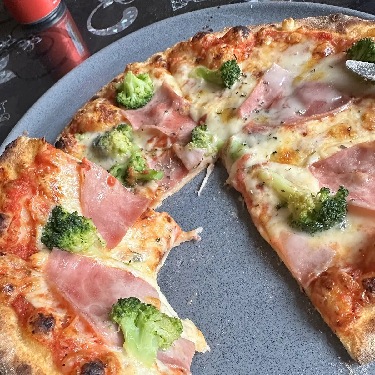 Highlights, Bistro Orient