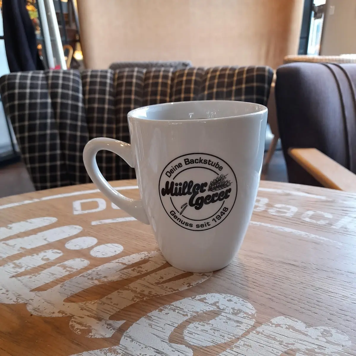 Milchkaffee, Müller & Egerer Bäckerei und Konditorei GmbH
