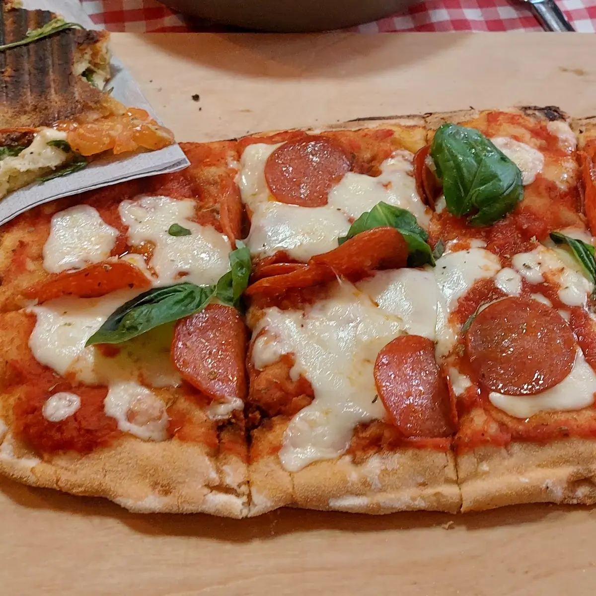 Pinsa Mit Pepperoni