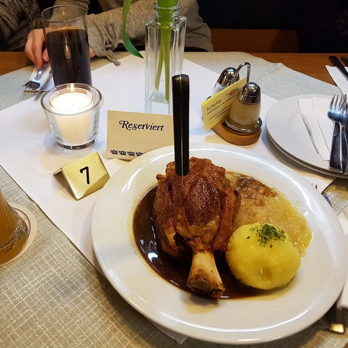 Schweinshaxe