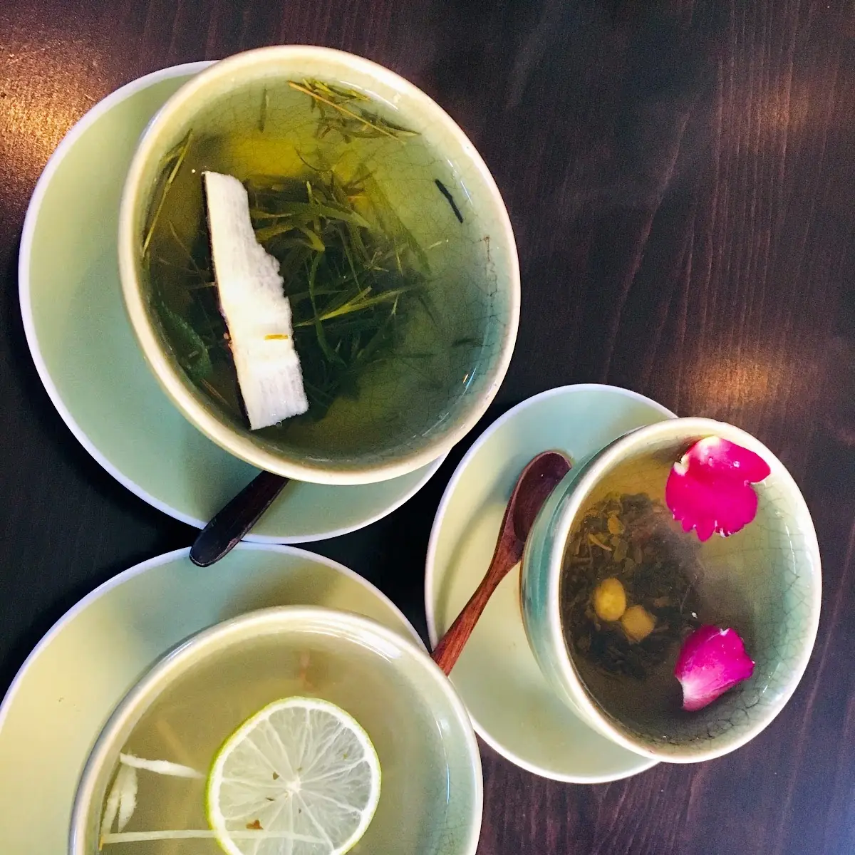 Tee, Ha Long