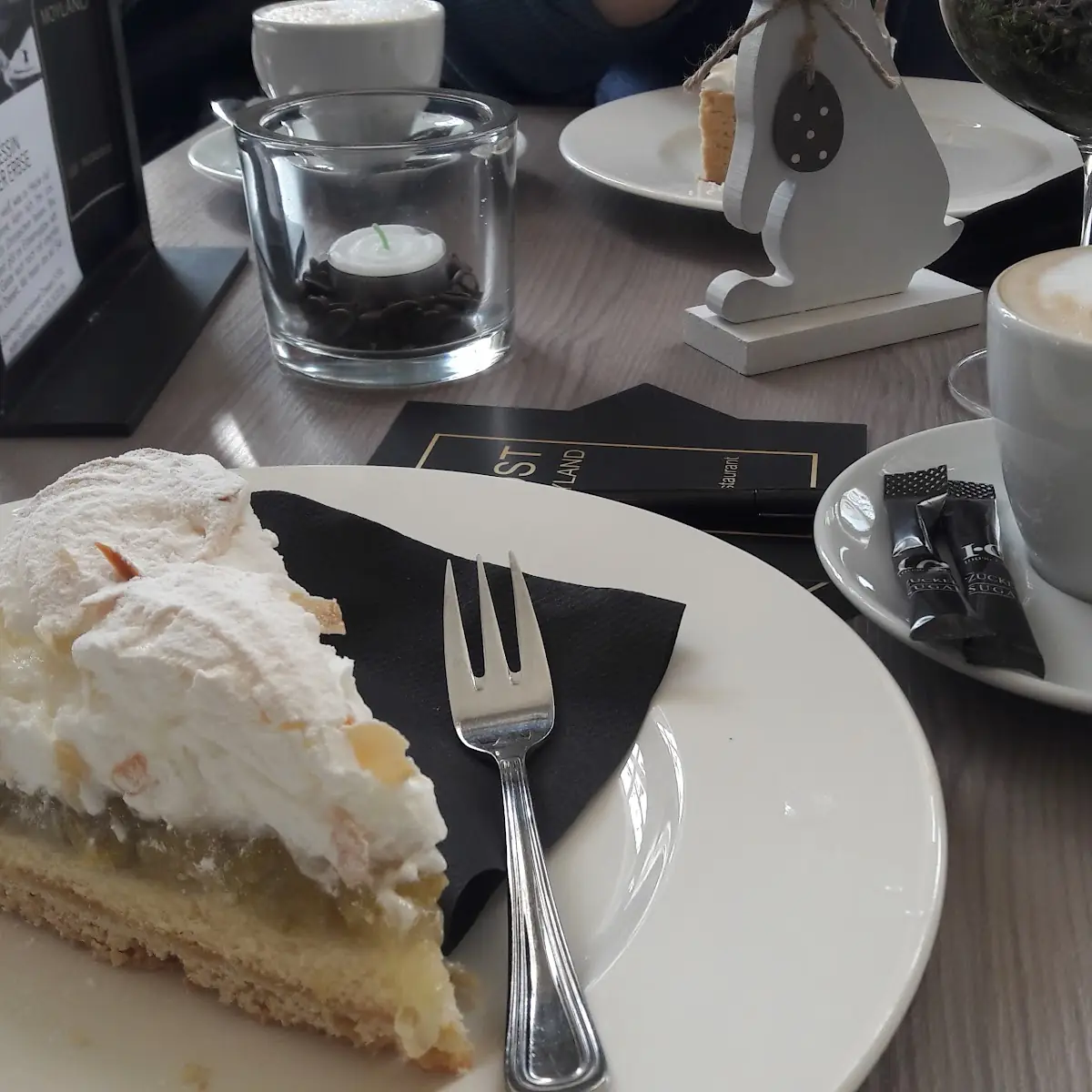 Stachelbeerbaiser-torte