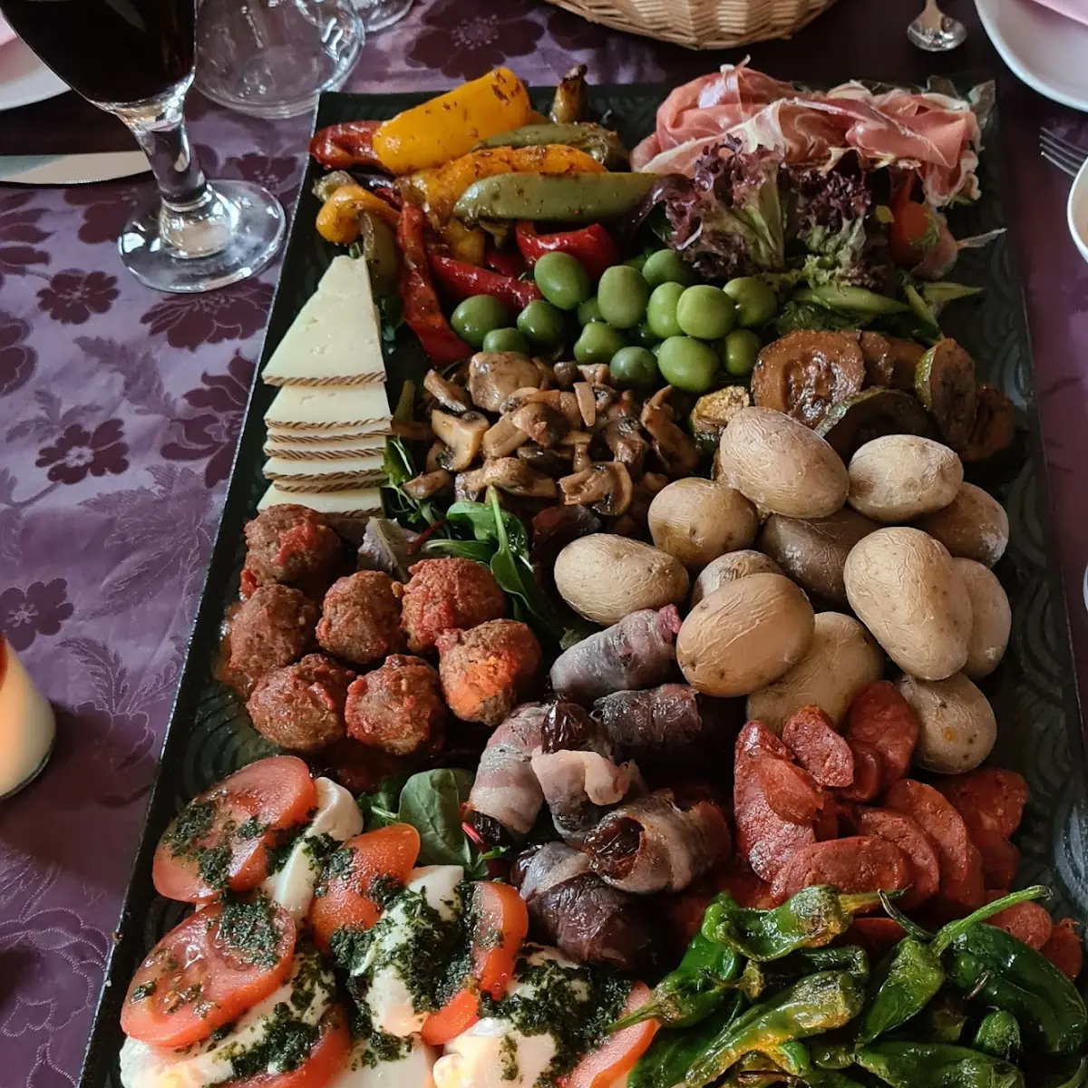 Tapasplatte