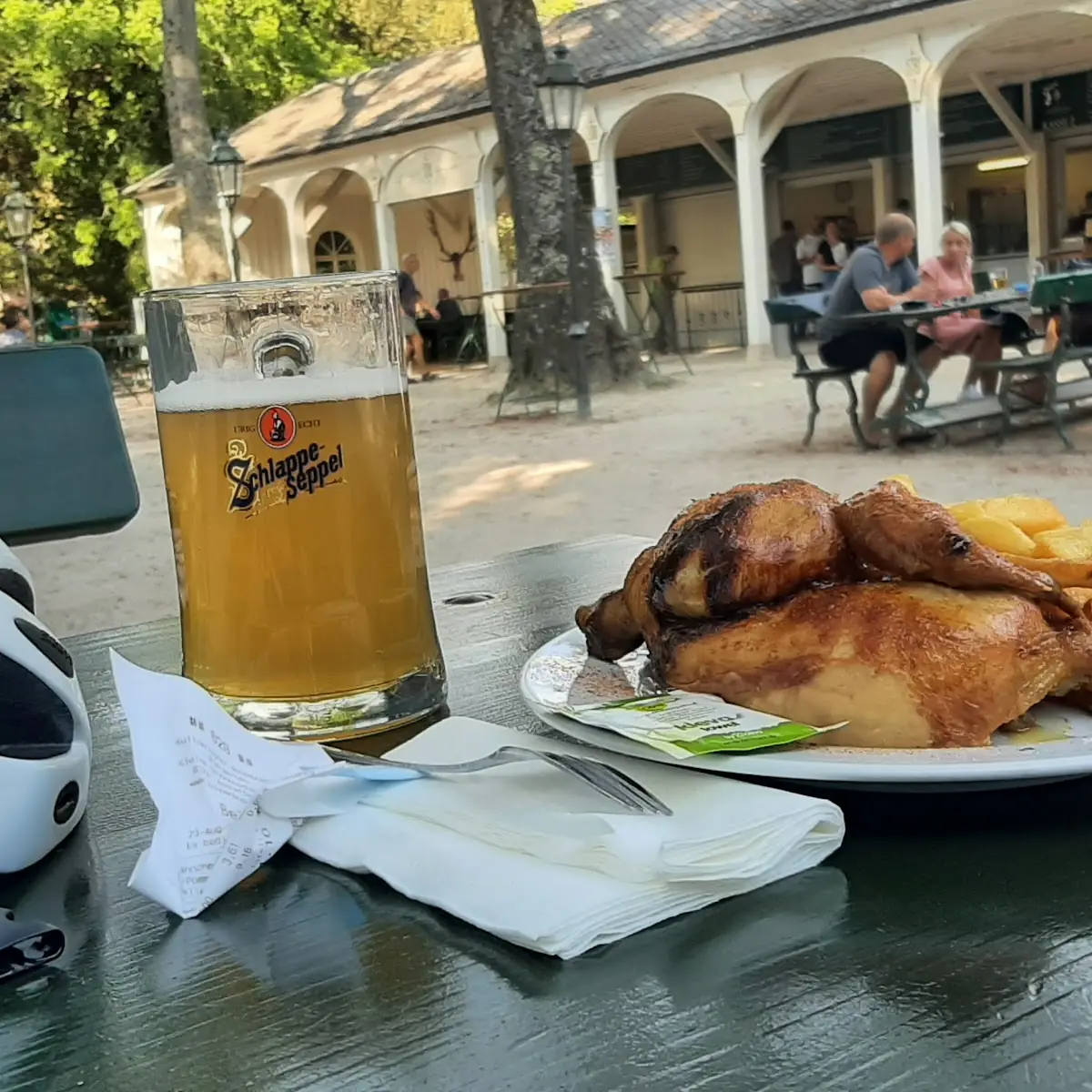 Brathähnchen Mit Pommes