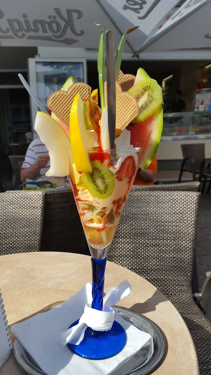 Früchteeisbecher