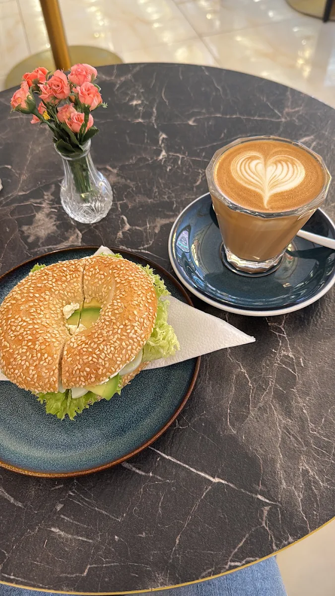Highlights, Cappino Café