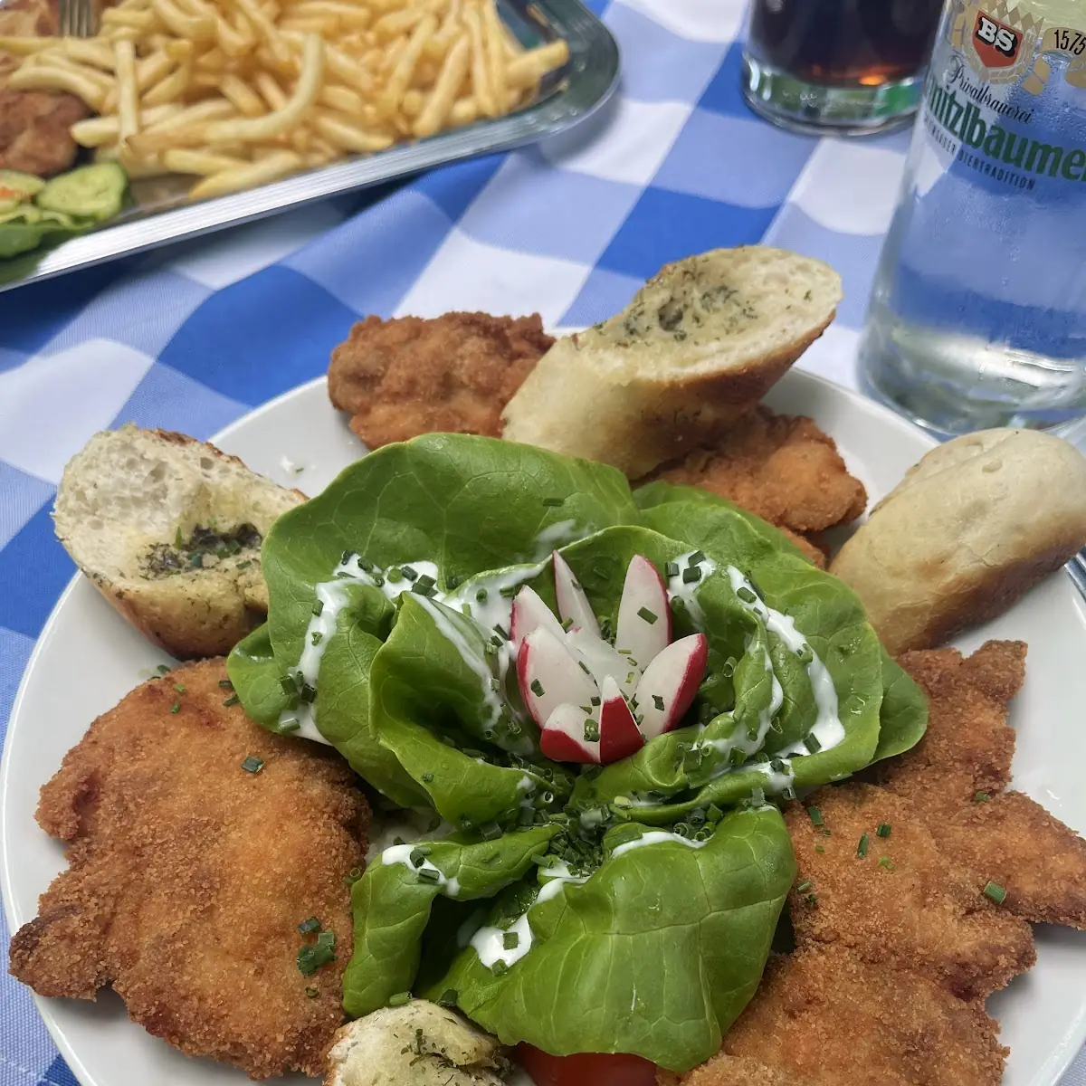 Backhendl Salate